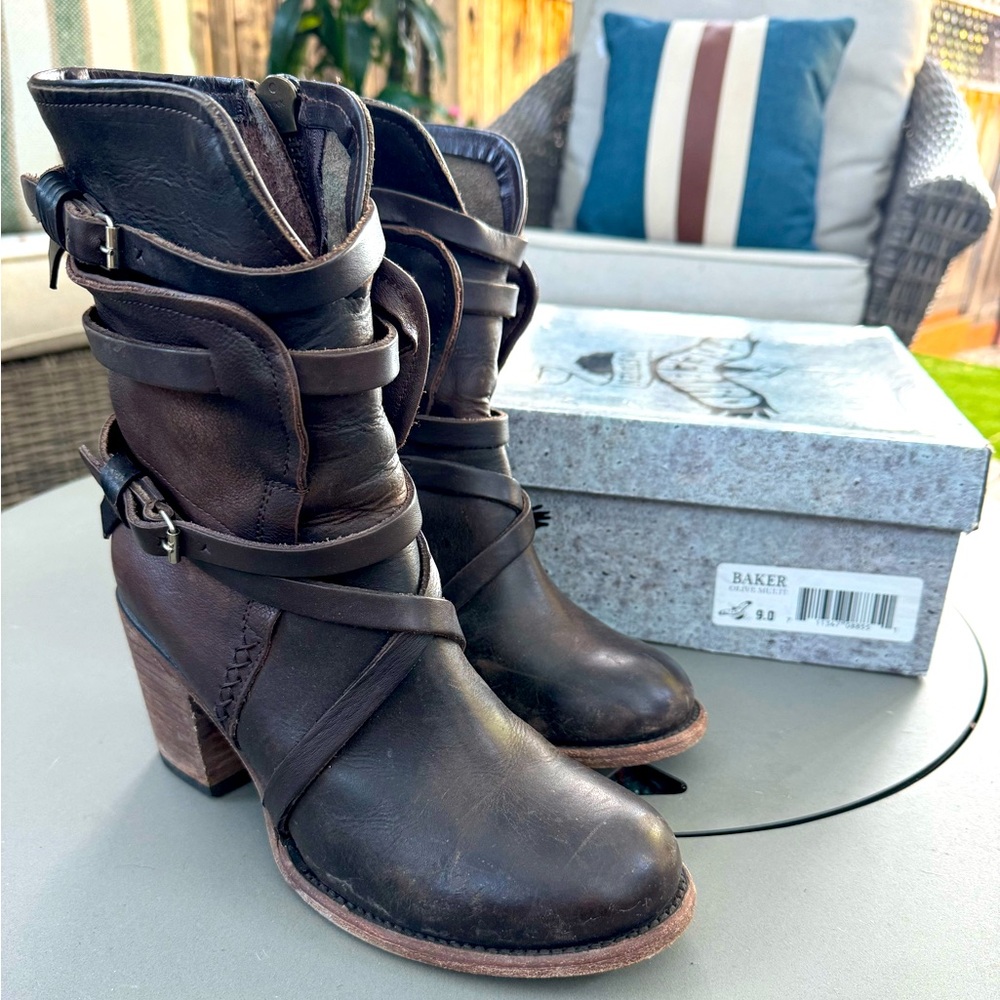 Freebird Baker Boot in Olive
